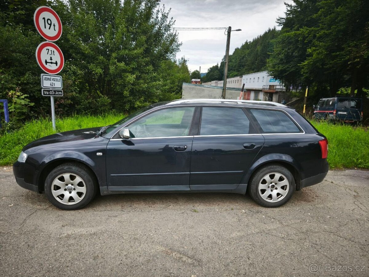 Pojízdné nabourané auto-na opravu nebo díly