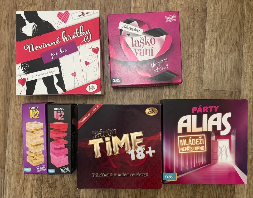 Nevinné hrátky pro dva desková hra