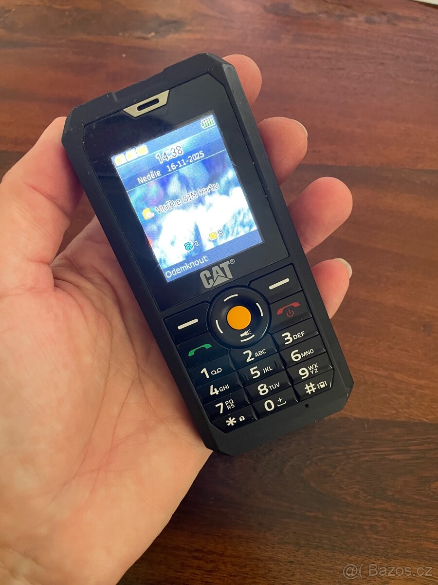 Tlačítkový telefon CAT