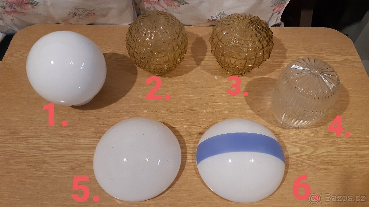 Skleněné stínidla světel 