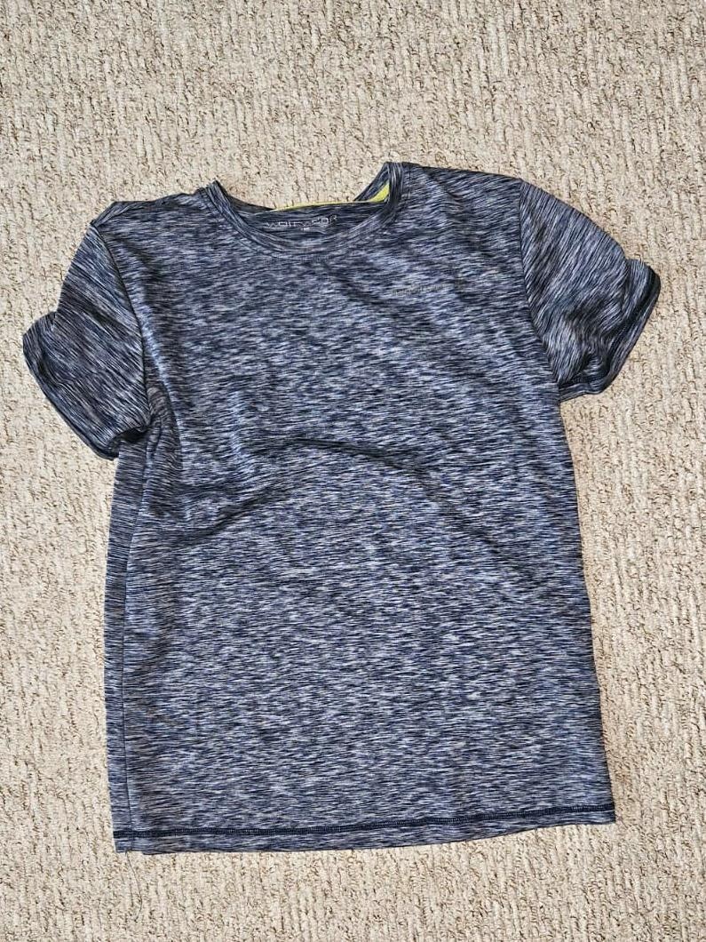 Sada dětského oblečení a 2 boty