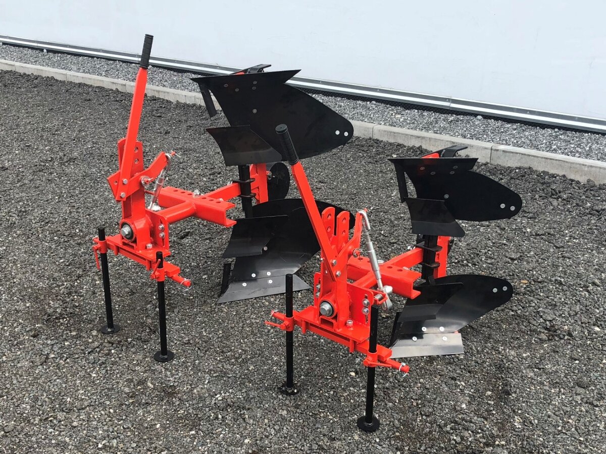 Obracecí pluh PO 230