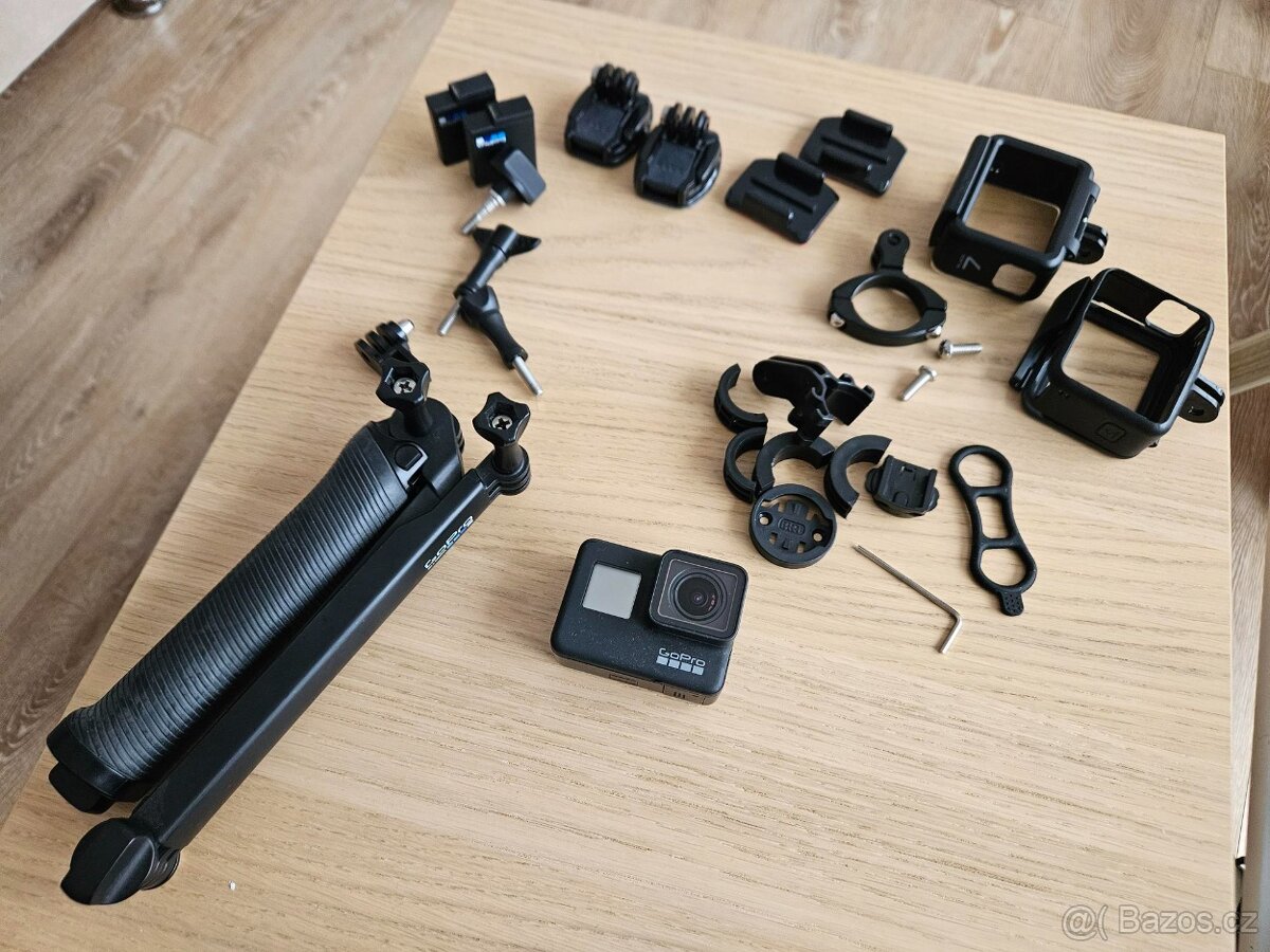 GoPro Hero 7 Black s příslušenstvím