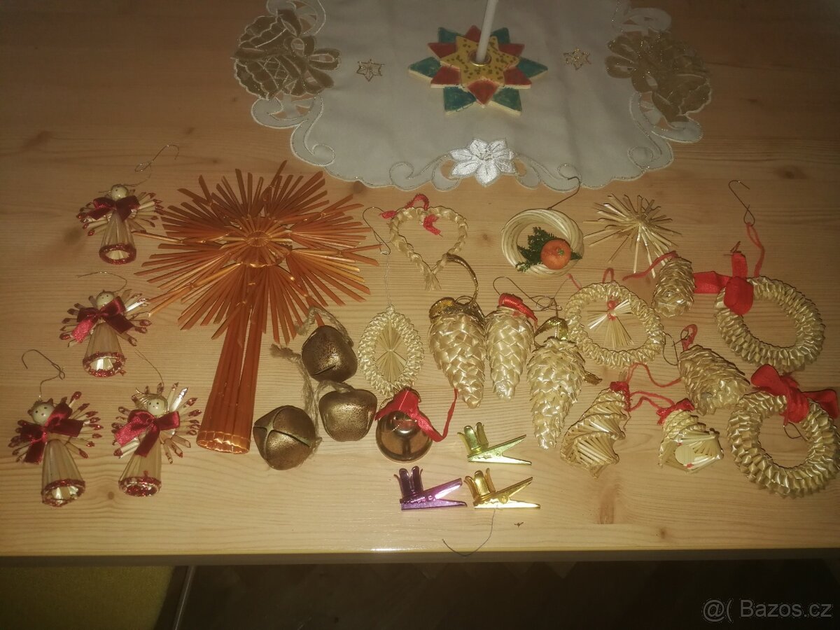 slaměné vánoční ozdoby