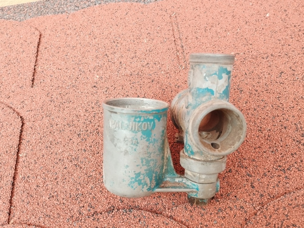 Prodám karburátor Jikov 2924 V