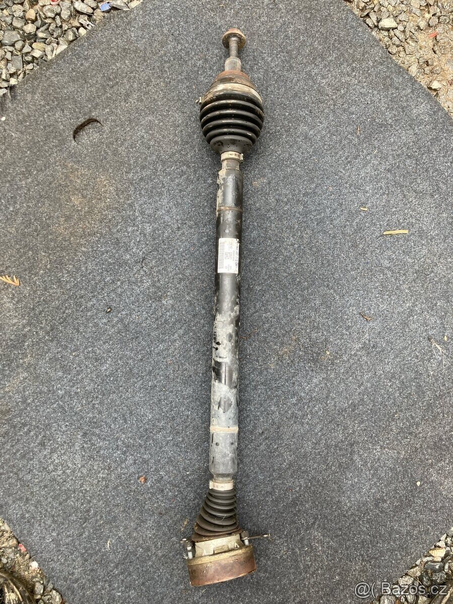 Poloosa Škoda octavia 3