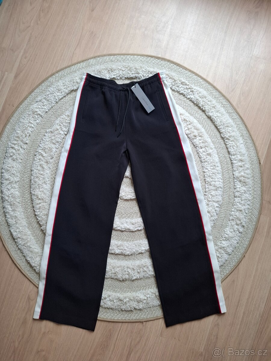 Černé kalhoty Calvin Klein