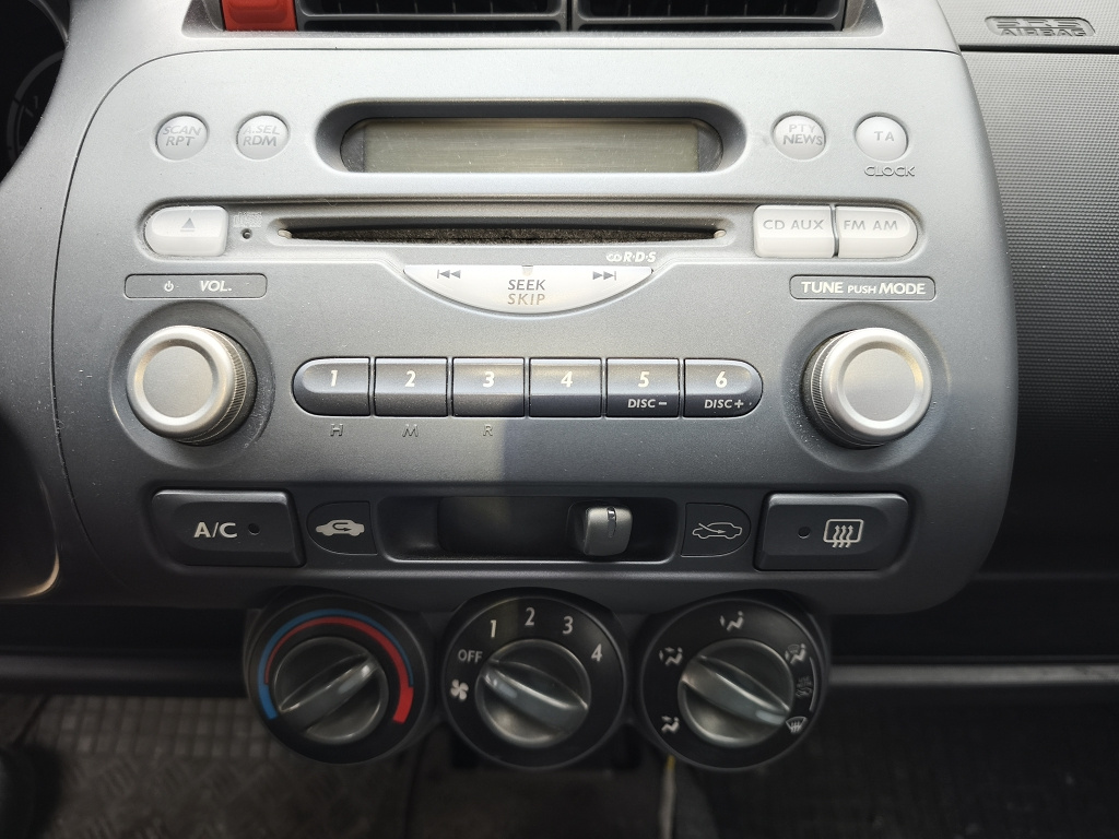 Autorádio Honda Jazz 2002 s CD