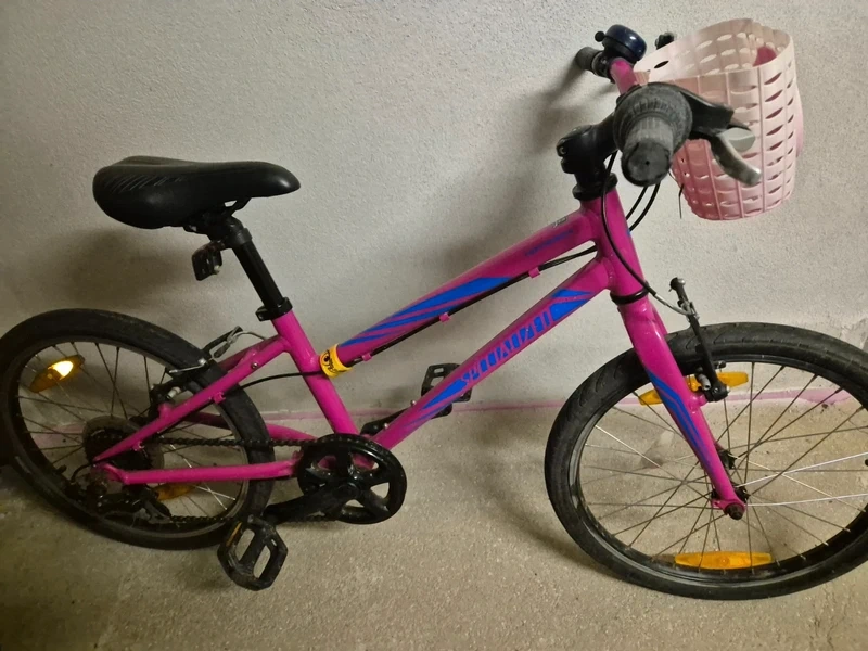 Dívčí kolo Specialized vel. 20