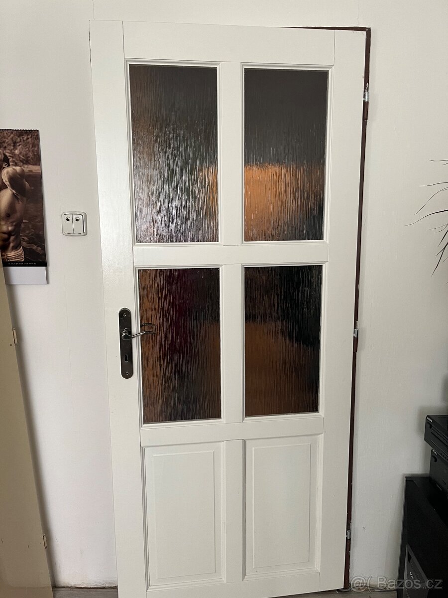 Dveře bílé pravé 85 cm