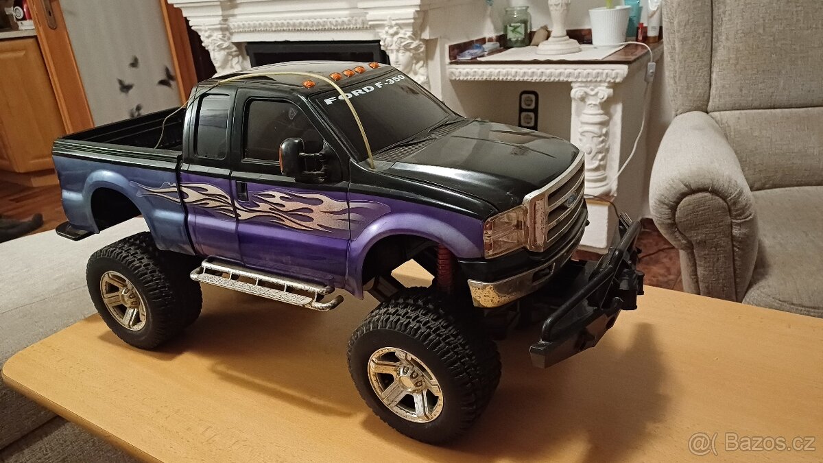 Prodám auto Ford 27Mhz