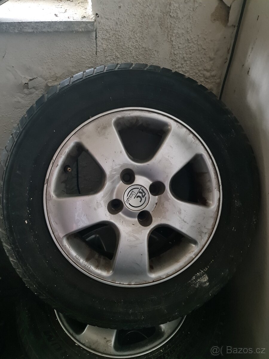 Prodám sada alu disků 4x100 r15 letní pneu 195/65/15