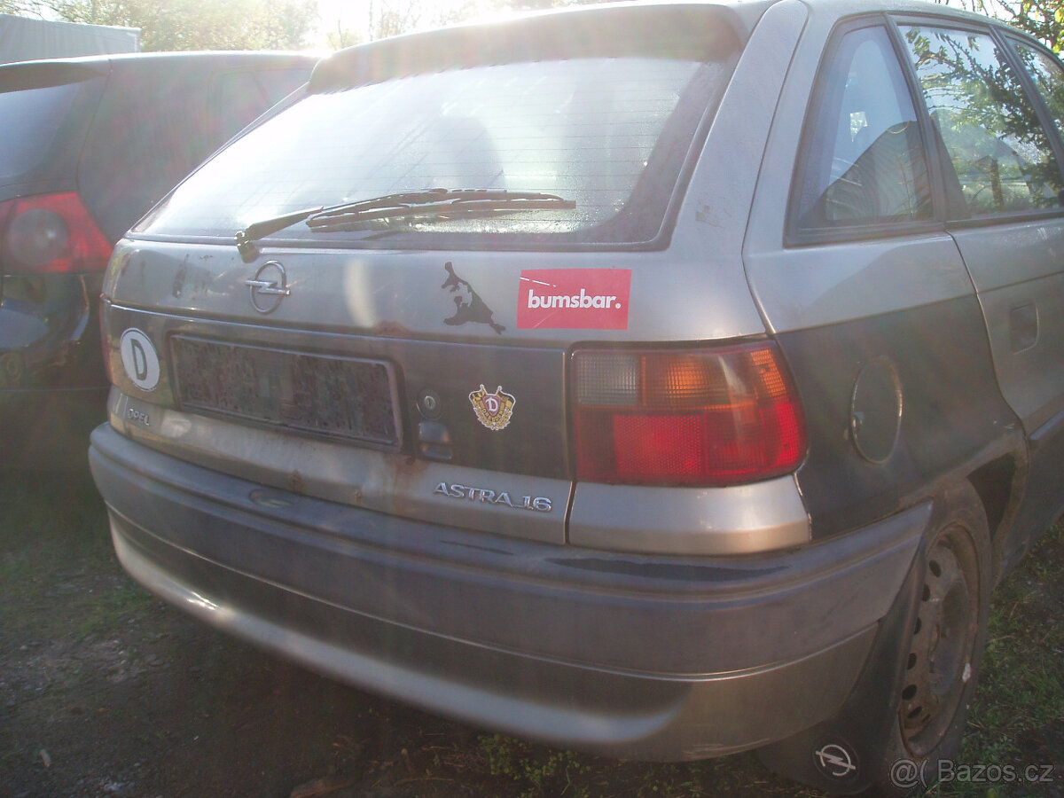 Opel Astra 1.6i r.v. 1996 veškeré náhr. díly