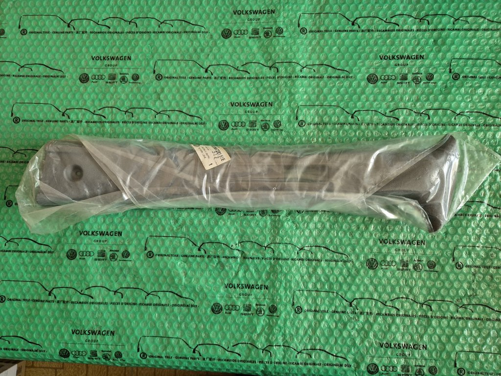 panel B sloupku horní levý Škoda Felicia po FL od 01/98 6U08