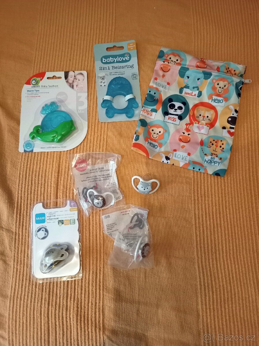 Dudlíky, kousátka, taštička