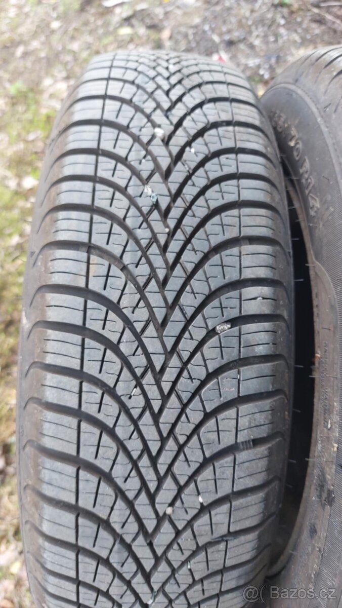 Komplet Škoda Fabia I, celoroční pneu Sava 165/70 r14 + disk