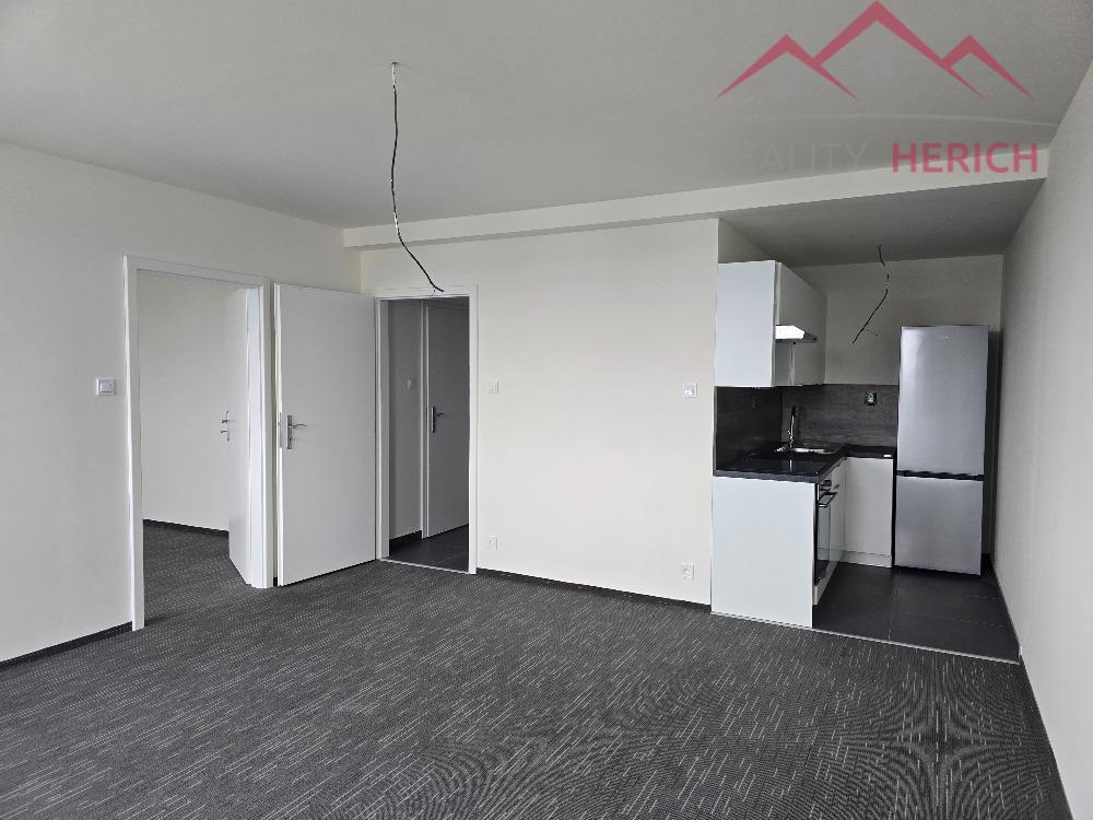 Pronájem bytu 2+kk, rekonstrukce, 50 m2, Žižkovo náměstí - A