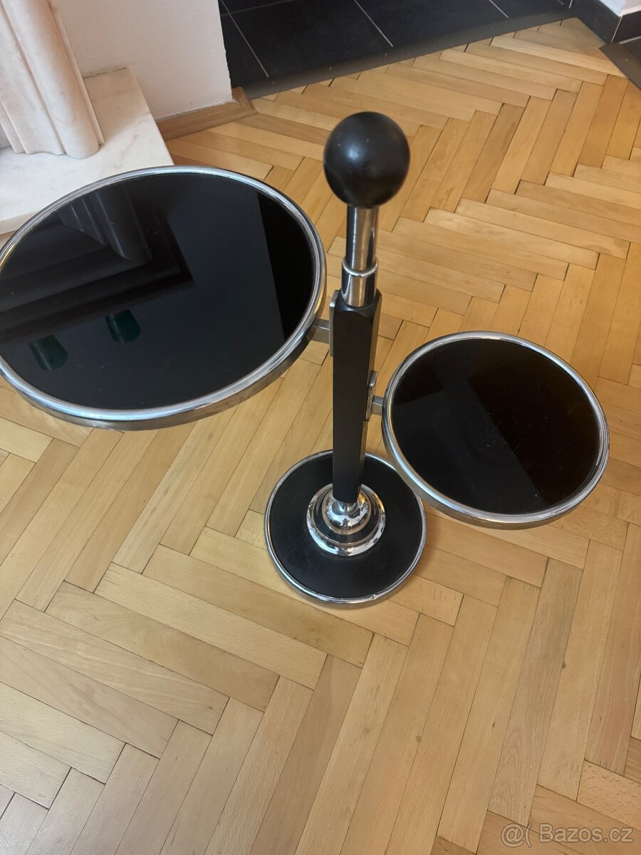 Funkcionalistický stolek – etažer