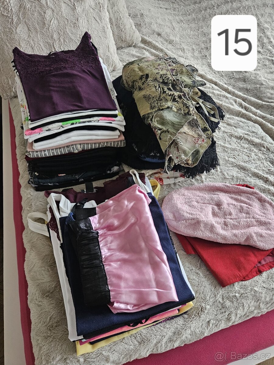 Šaty, sukně, kalhoty, trika, tílka