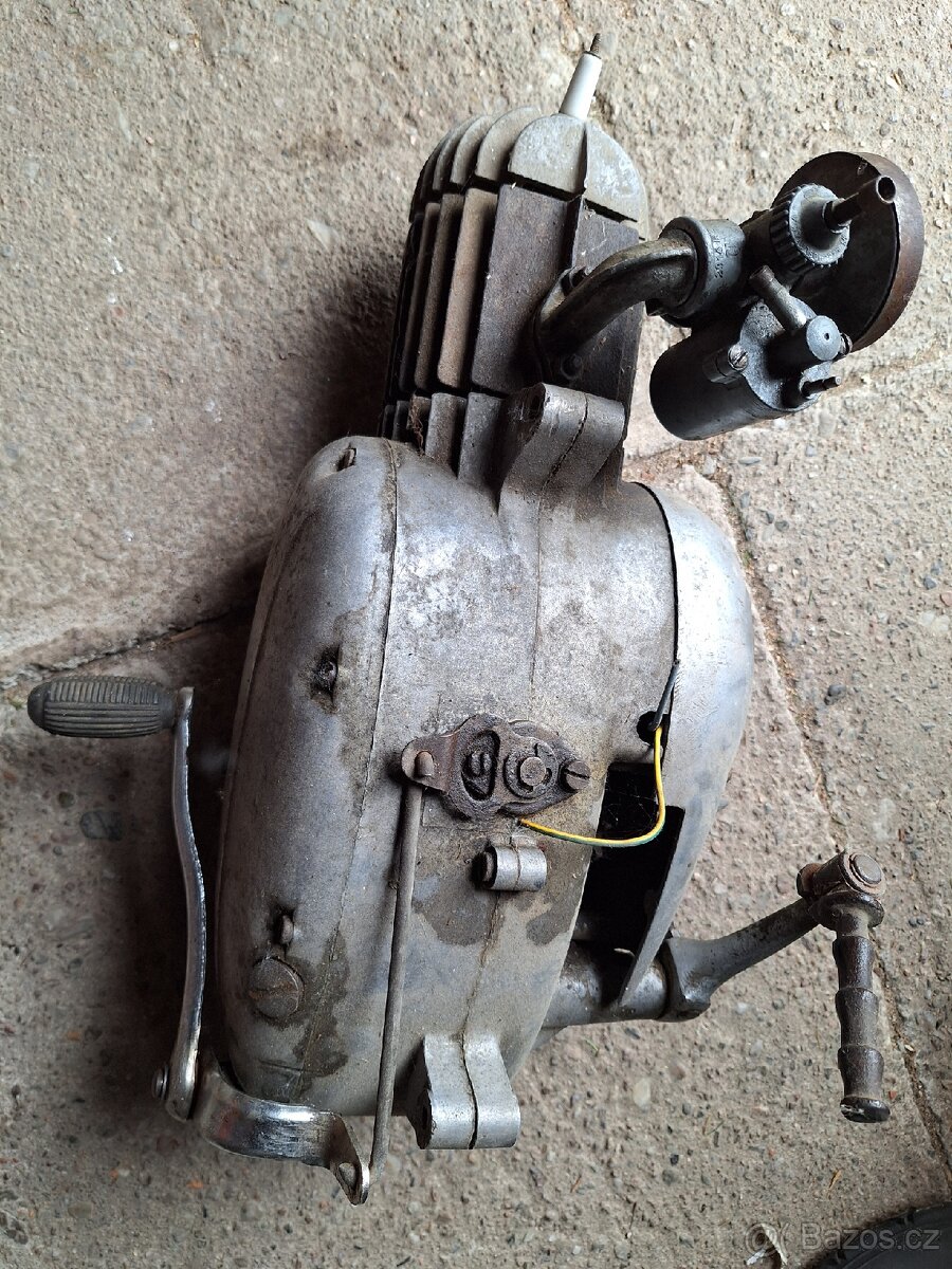 Jawa 50 - 550 Pařez, 555  Pionýr kompletní motor