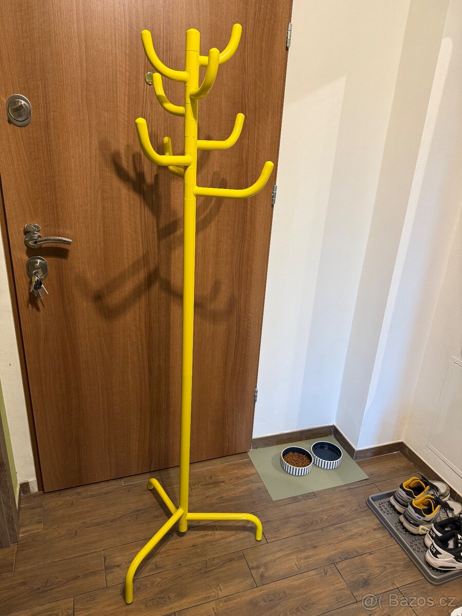 Věšák IKEA