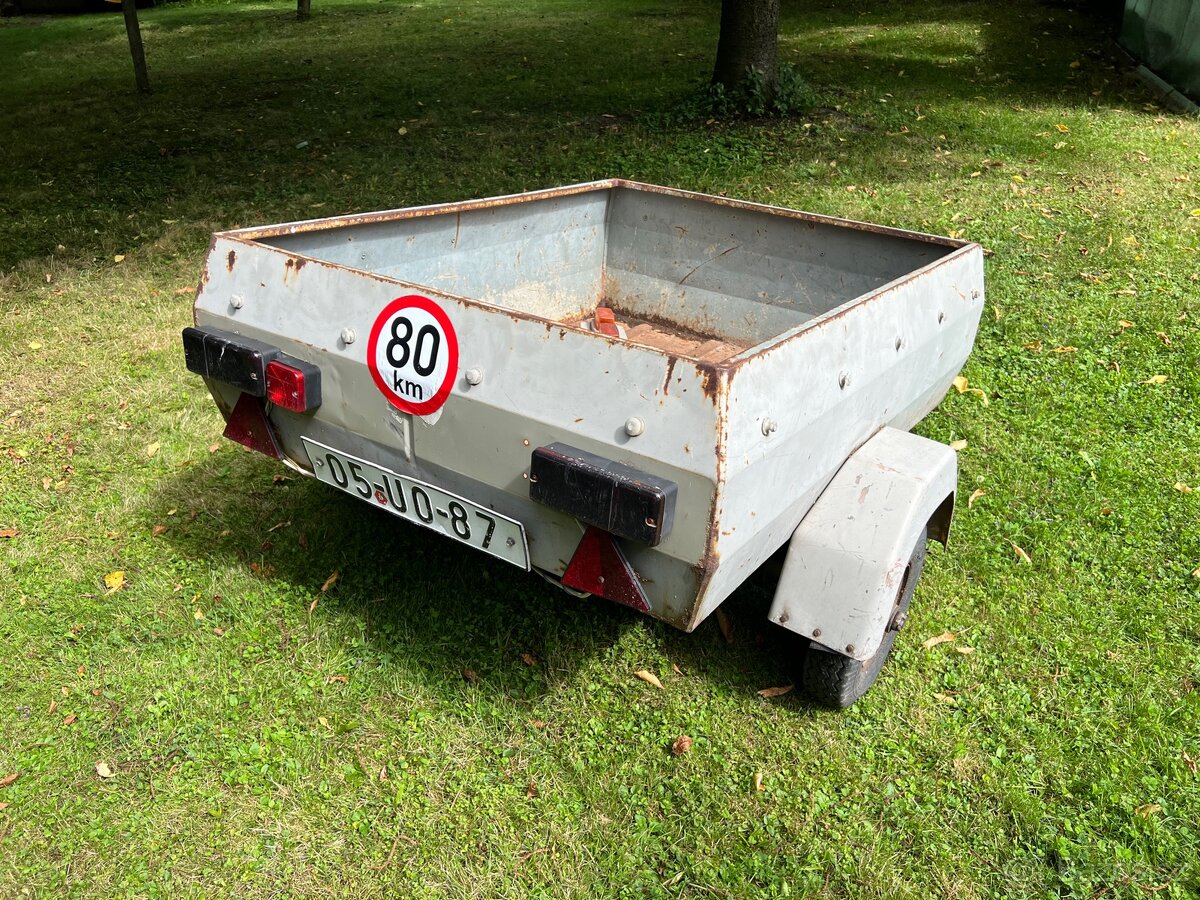 Přívěsný vozík NDR