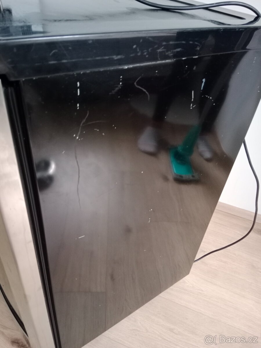 Prodám vinoteku samsung
