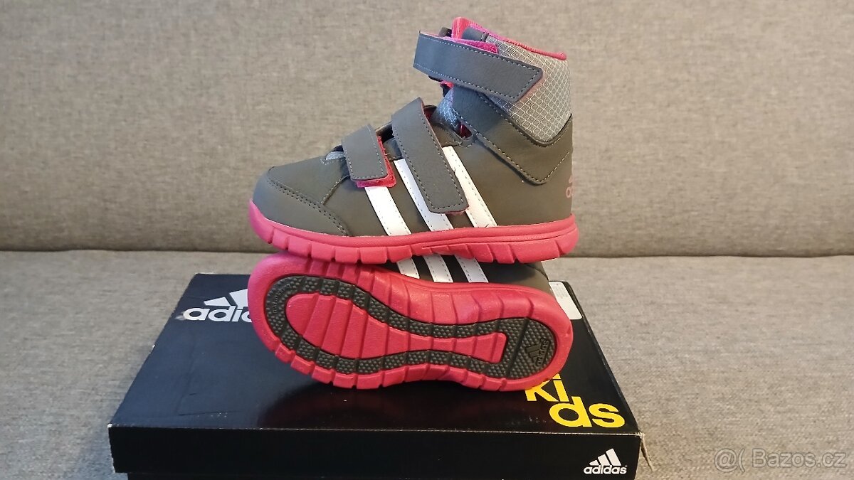 Dětské boty adidas kotníčkové, suchý zip, vel.26 EUR - NOVÉ