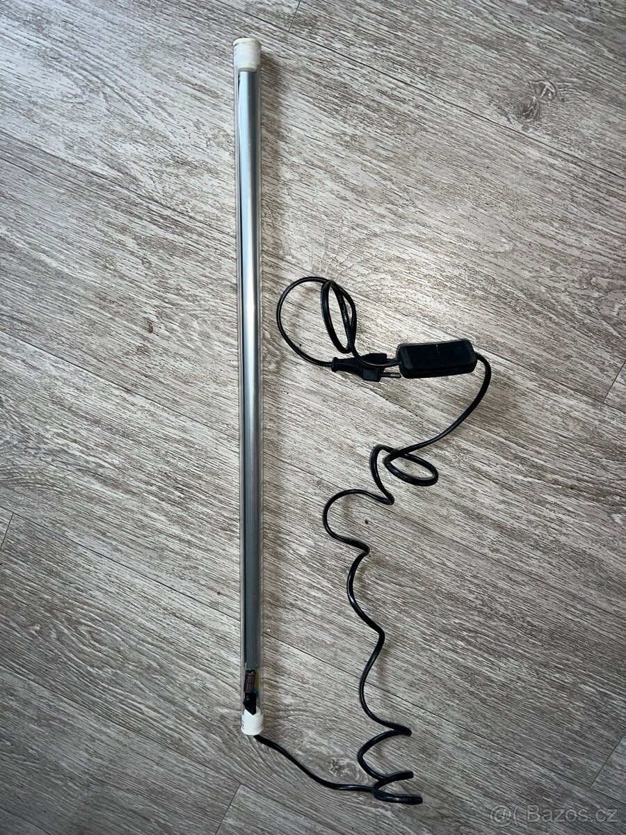 LED osvětlení nad akvárium