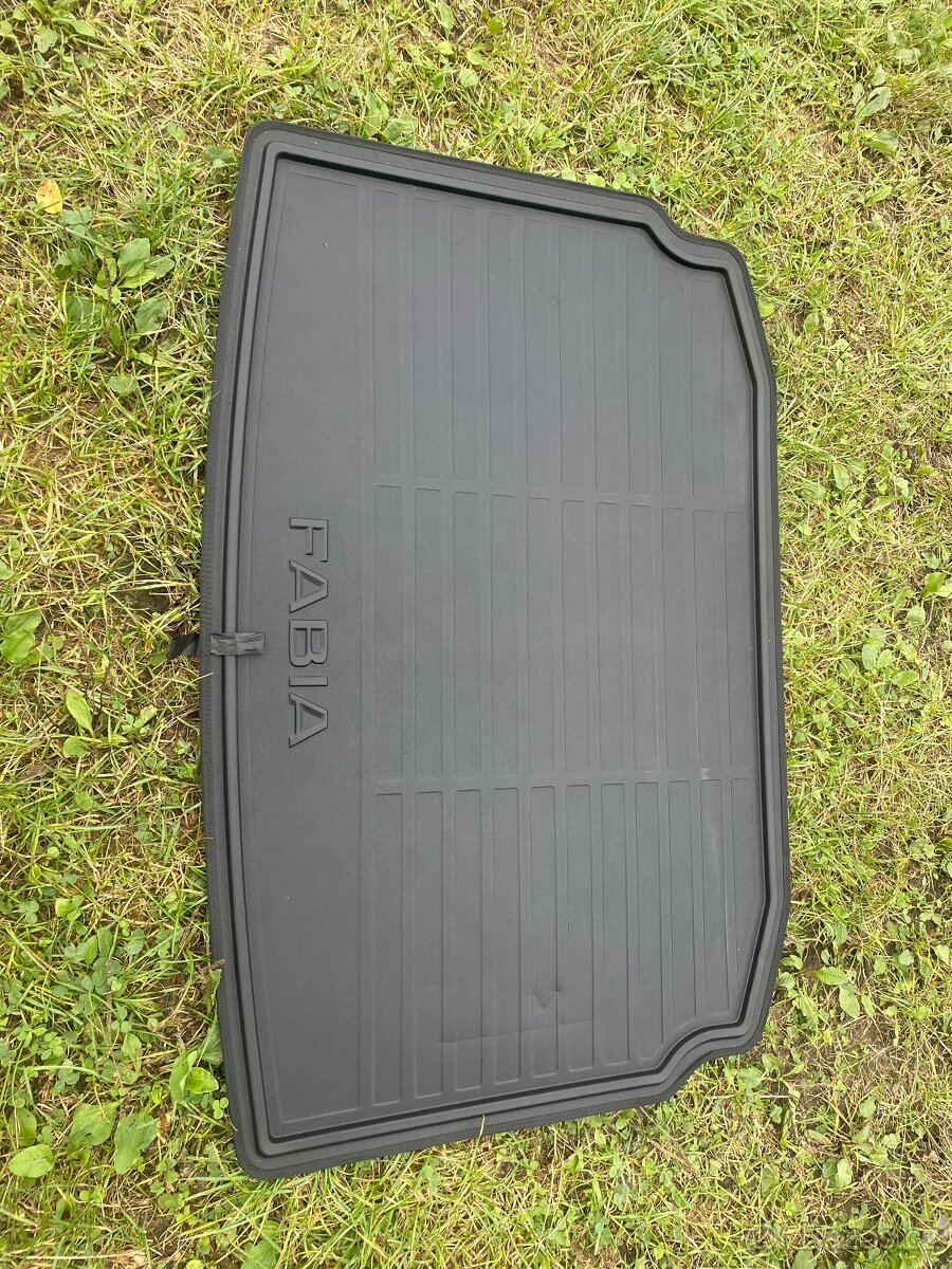 Škoda Fabia 4 oboustranný koberec ko kufru