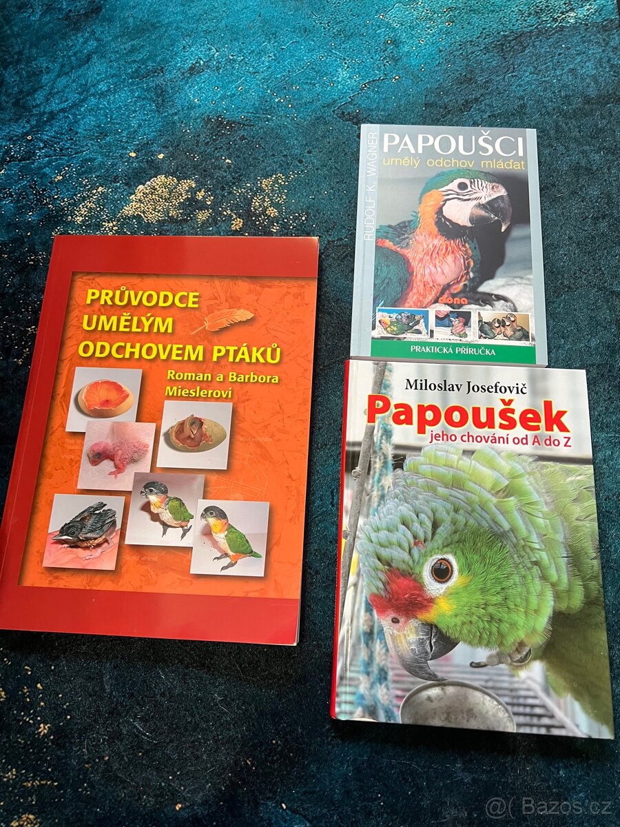Knihy o chovu papoušků