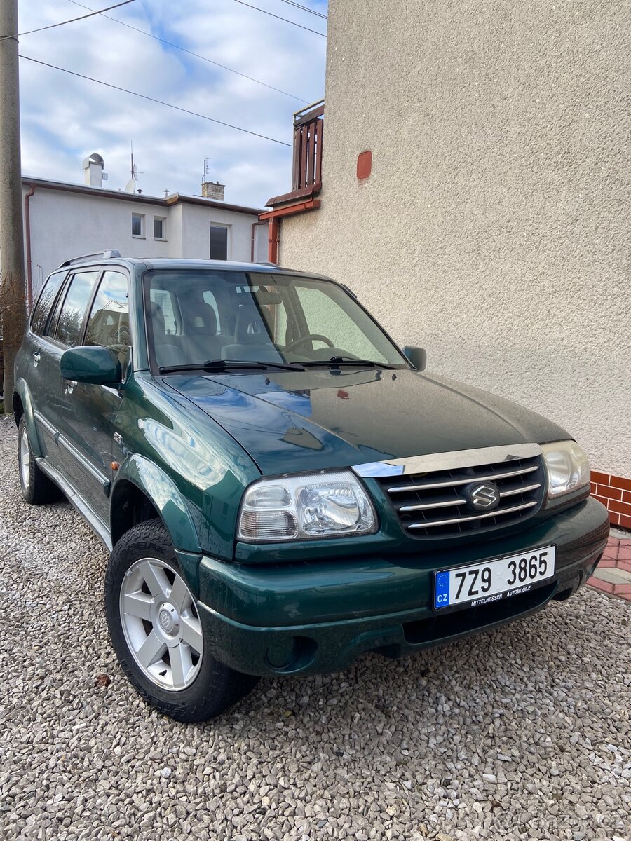 Suzuki Grand Vitara XL7 benzín