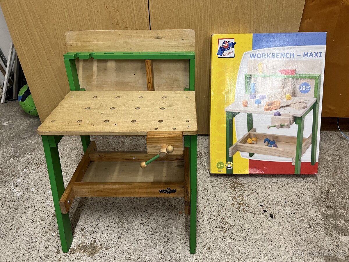 Dětský pracovní stůl