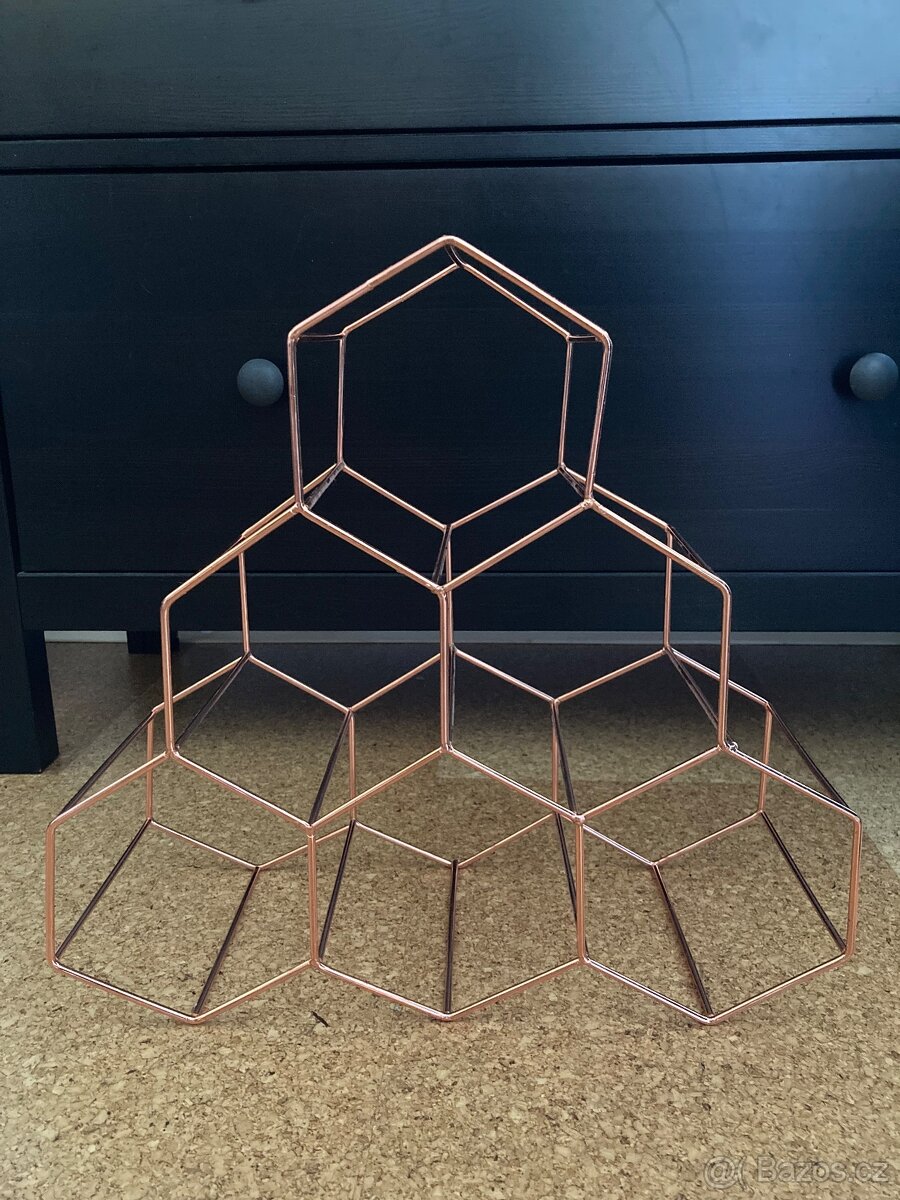 Kovový stojan na víno Bonami