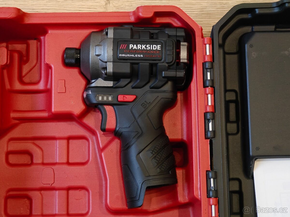 Aku rázový utahovák Parkside 12V + 2Ah baterka + nabíječka
