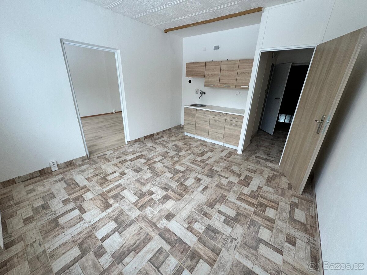 (846) Pronájem, byt 1+1, 39 m, 1060, Mikulášovice