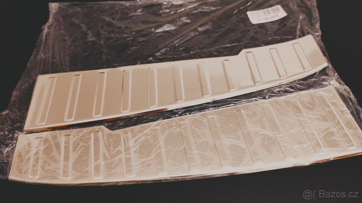 nerezový kryt na zadní naraznik sandero stepway 2021