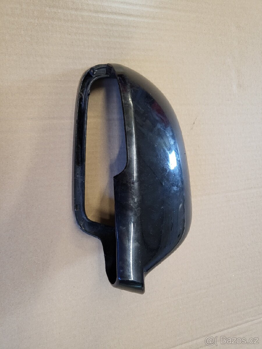 Pravý kryt zrcátka Superb 2