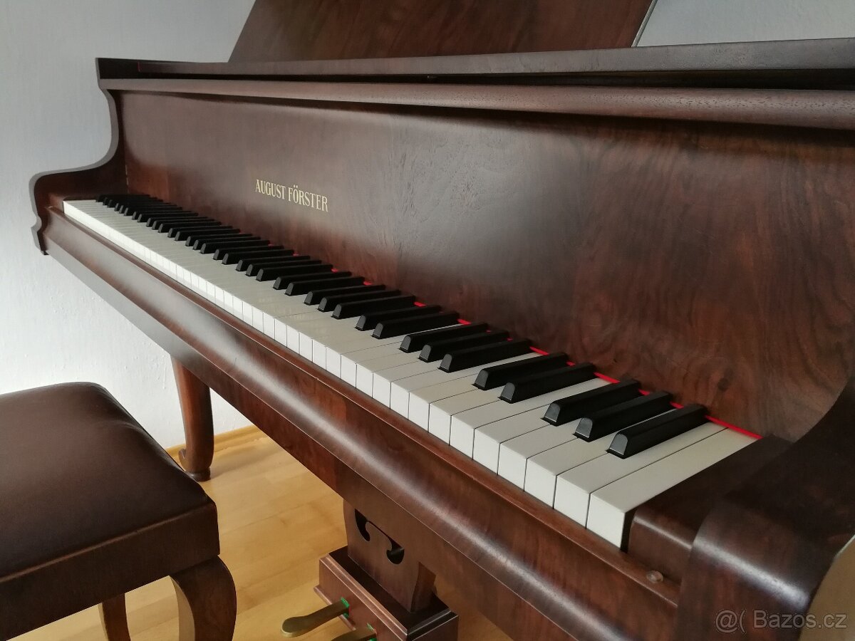 Klavírní křídlo August Förster velikost 5 Chippendale