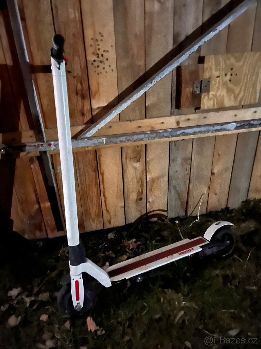 Elektrická koloběžka Hecht