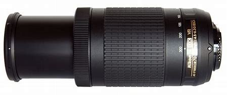 NIKON 70-300 mm f/4,5-6,3 G AF-P DX ED VR