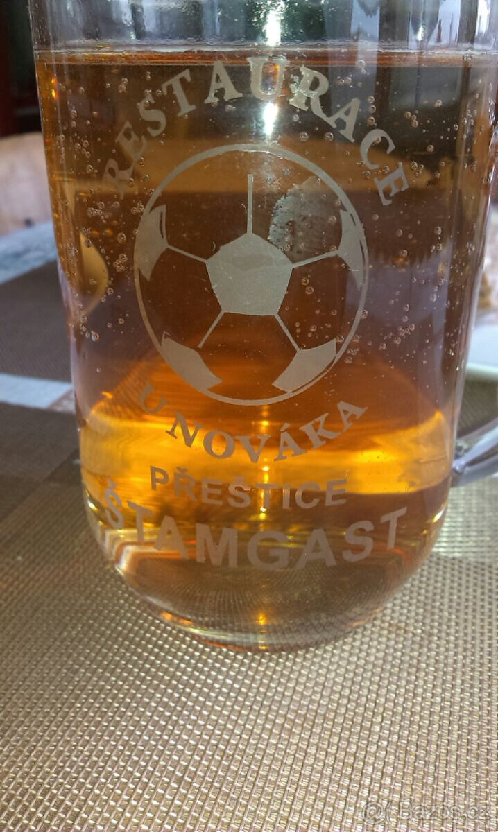 udeláme ruzné loga a napisy na sklo