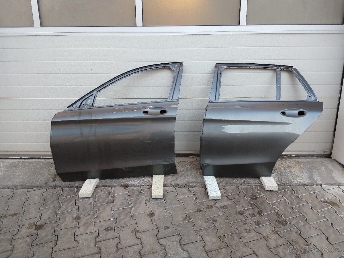 Mercedes benz W205 - dva skelety dveří + lampa