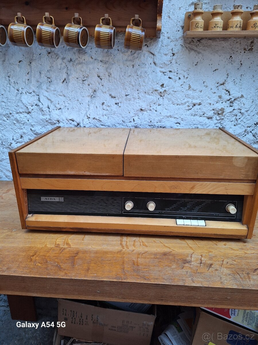 Prodám gramoradio Tesla opereta 1021 A