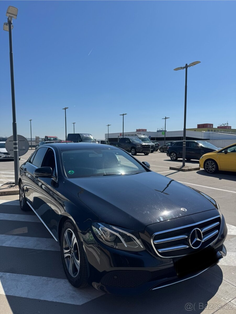 Mercedes-Benz E-Class 220D TOP STAV