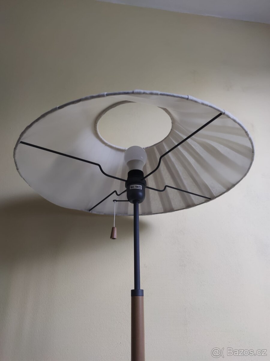 Prodám stojací lampu