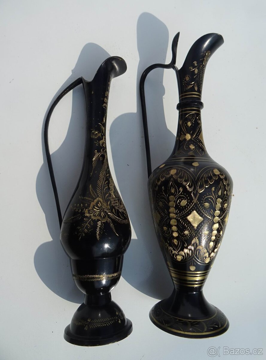 Mosazná váza .
