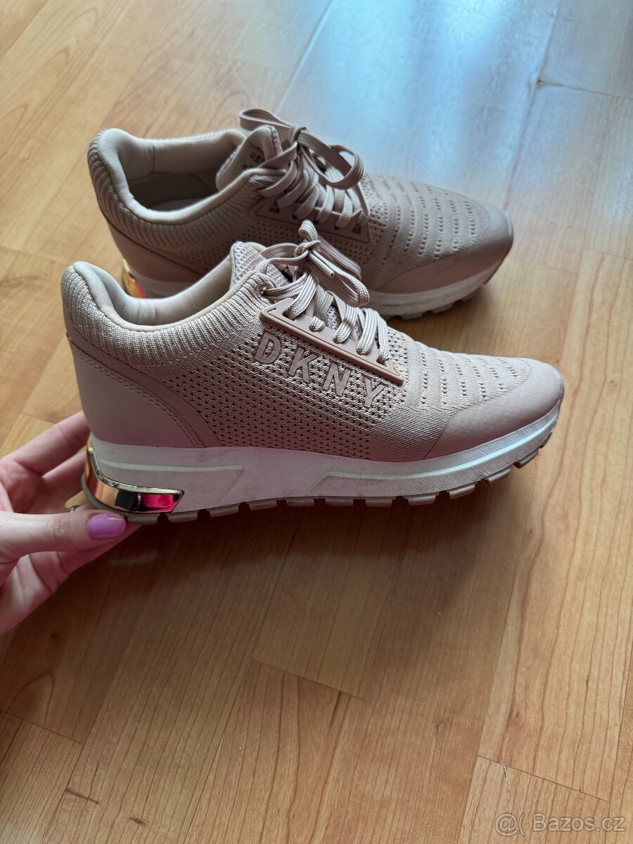 DKNY damske tenisky