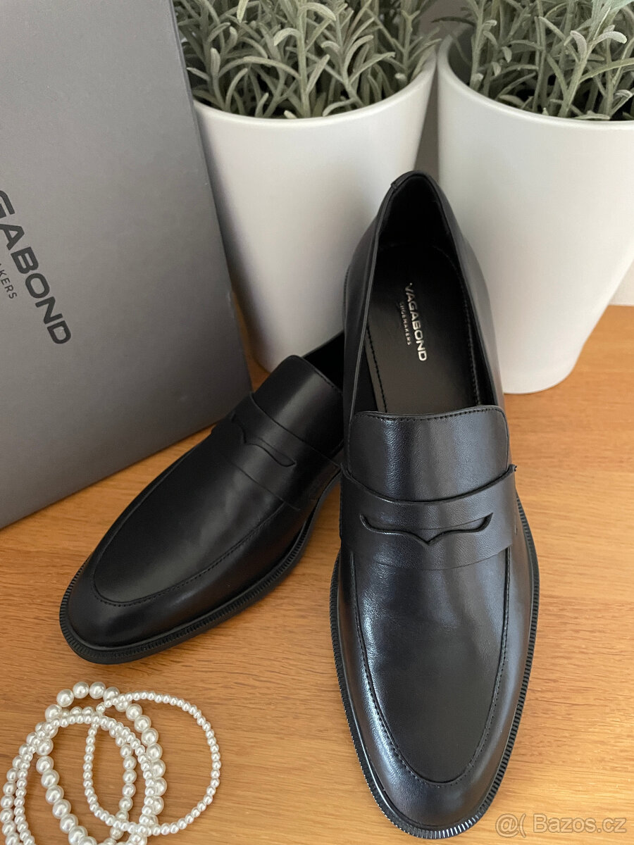 Černé kožené mokasíny loafers Vagabond, vel. 39