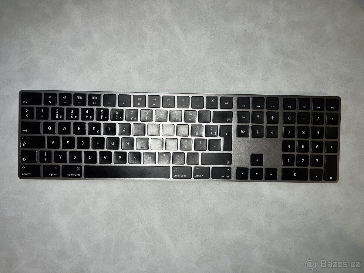 🍏 Apple Magic Keyboard A1843 – bezdrátová, CZ, numerická
